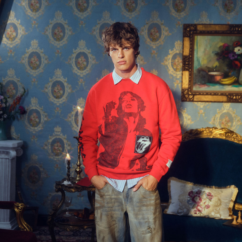 JAGGER RED CREWNECK Model 1