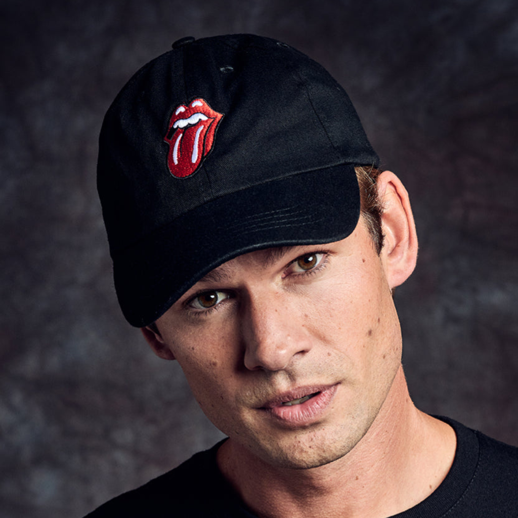 Classic Red Tongue Cap Detail